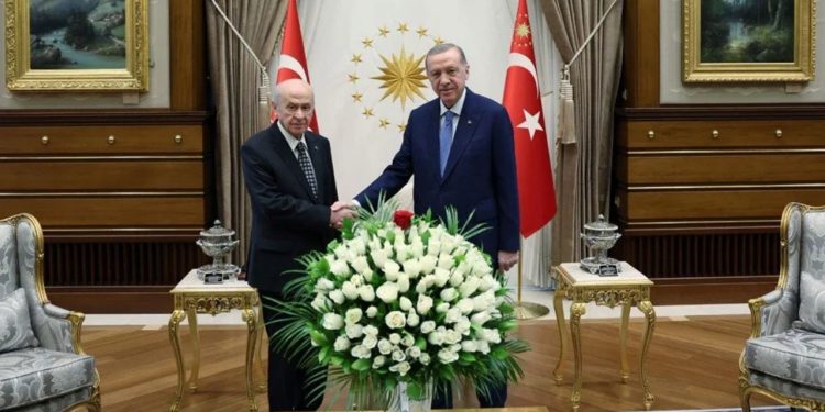 Erdoğan ve Bahçeli'nin sürpriz görüşmesinde hangi konular konuşuldu?