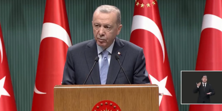 Erdoğan yine mağdur oldu; fahiş fiyatlardan muhalefeti sorumlu tuttu
