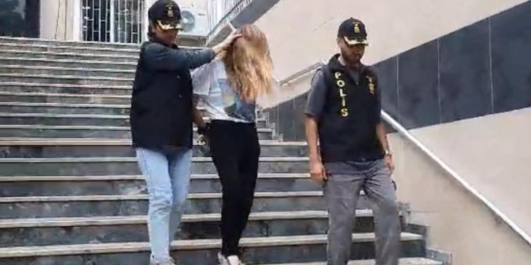 Eski eşini öldüren yazar adliyeye sevk edildi: 'Bu bir şeref meselesi'
