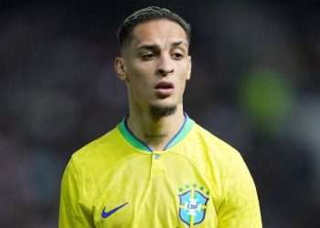 Eski kız arkadaşına fiziksel saldırıda bulunduğu iddia edilen Antony, milli takım kadrosundan çıkarıldı