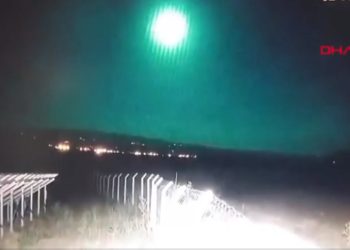 Esrarengiz yeşil ışık Doğu ve Güneydoğu semalarını aydınlattı