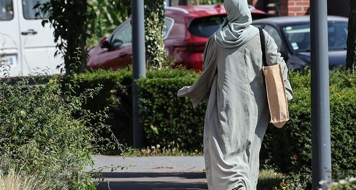 FRANSA | Danıştay, okullarda ‘abaya ve kamis’ giyilmesi yasağını onadı