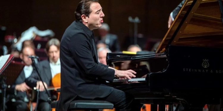 Fazıl Say'dan yeni beste: "100 Yaşında Bir Çocuk"