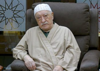Fethullah Gülen: Yazık ettiler ülkeye, biz sarsılsak da devrilmeyelim