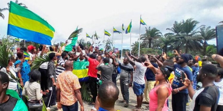 Fransa, Gabon'la askeri işbirliğini askıya aldı