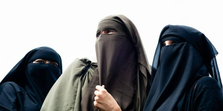 Fransa'da Danıştay kararını verdi: Okullarda çarşaf artık yasak