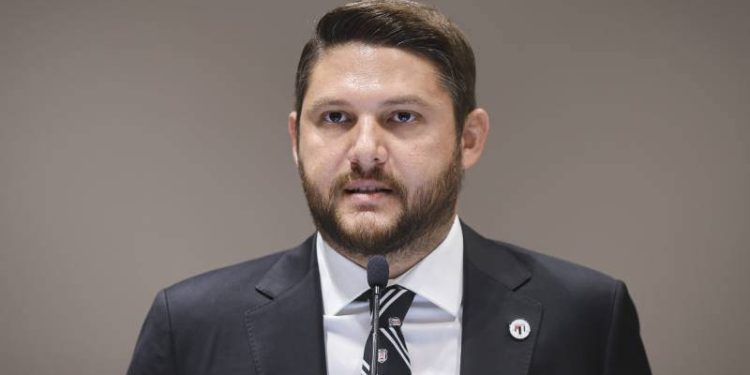 Galatasaray maçı sonrası "anca 3'ün 1'ini alıyorsunuz" diyen eski BJK yöneticisi özür diledi, helallik istedi