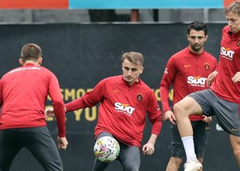 Galatasaray'da bir ayrılık daha