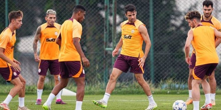 Galatasaray'da iki veda kararı!