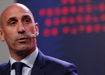 Görevden uzaklaştırılan İspanya futbol federasyonu başkanı istifa etti