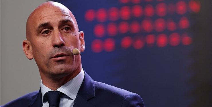 Görevden uzaklaştırılan İspanya futbol federasyonu başkanı istifa etti