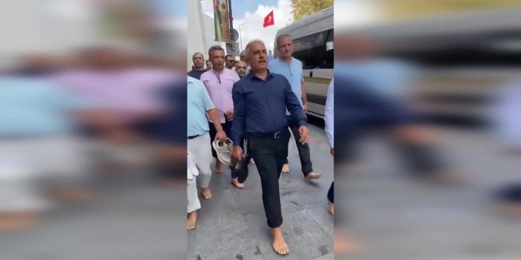 Harb-İş Sendikası'ndan yalın ayak yürüyüş