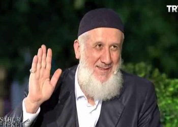 Hoca diye TRT'ye konuk edilen Menzilci Bektaşoğlu: Seyyid Saki'nin elini tutan Allah'ın elini tutmuştur