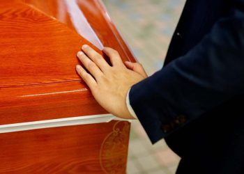 Hollanda'da cenaze şirketi tabutları karıştırınca mahkemelik oldu: 15 bin euro tazminat ödeyecek