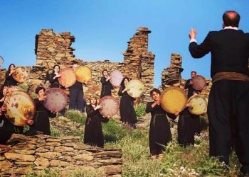 Hosseini: Popüler kültüre hizmet etmeden kaliteli müzik yapılabilir