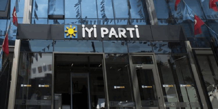 İYİ Parti yerel seçimler için kesin kararını açıkladı! CHP'ye kapıyı kapattılar mı?