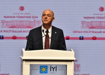 İYİ Partili Özlale’den partisine mesaj: İzmir adaylığından çekilirsem başka şeylerden de çekilirim