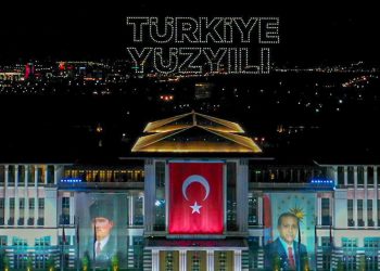 İletişim Başkanlığı milyonları Saray’daki ışık gösterisinde havaya savurmuş!