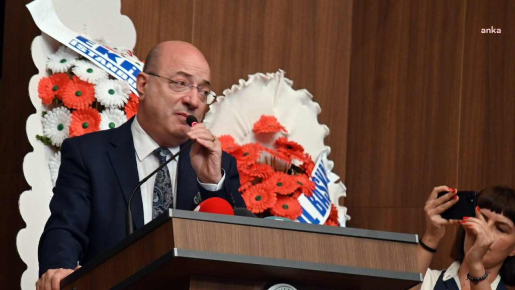 İlhan Cihaner: CHP örgütleri, belediyelerin vesayeti altında