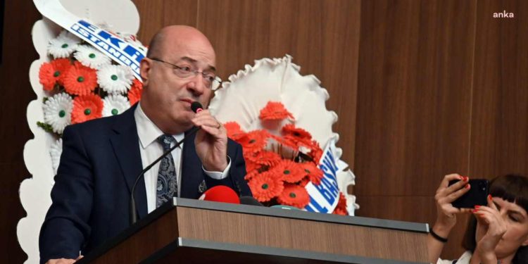 İlhan Cihaner: CHP örgütleri, belediyelerin vesayeti altında