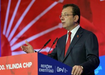 İmamoğlu'ndan 100'üncü yıl programında CHP'ye sert eleştiri: İktidar olmayı başaramamışsak suçlusu biziz