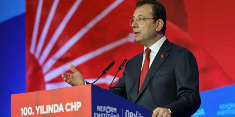 İmamoğlu'ndan 100'üncü yıl programında CHP'ye sert eleştiri: İktidar olmayı başaramamışsak suçlusu biziz