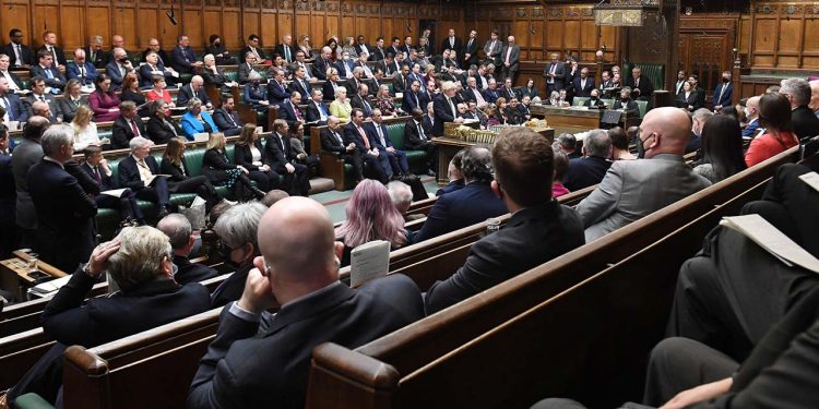 İngiltere'deki mahkeme ekimde: İktidar partisiyle yakın iki isme 'Çin adına casusluk' suçlaması