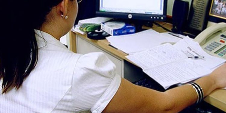 İşe gitmeyen memura kötü haber!