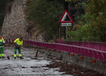 İspanya aşırı yağışların etkisi altında: İki ölü, kayıp baba oğul aranıyor