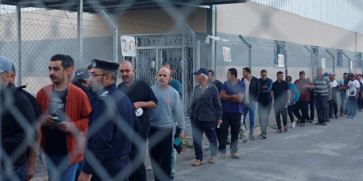 İsrail Gazze'ye geçişleri 11 gün sonra yeniden açtı