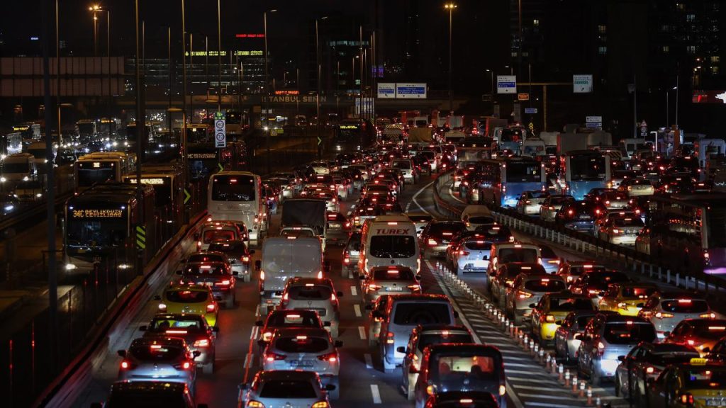 İstanbul'da bazı yollar trafiğe kapatılacak!