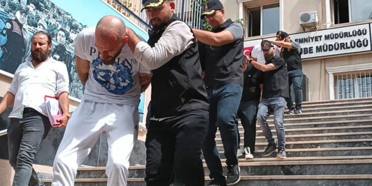 İstanbul’da kafeye silahlı saldırı: İsveçli 6 kişi gözaltına alındı