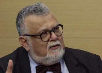 İstanbul'u terk etme kararı almıştı: Celal Şengör yeni evini anlattı, 'fay geçiyor ama önü açık'