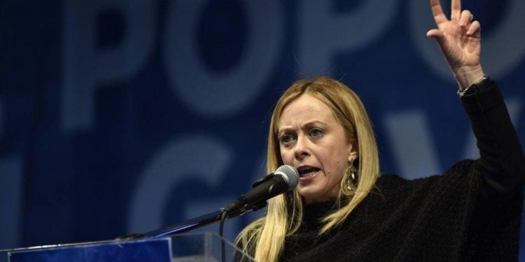 İtalya'dan tartışmalı 'göç' kararnamesi: Göçmenlerin vücutlarını ölçerek yaş tahmini yapılacak