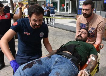 İzmir Adliyesi’nde duruşma öncesi silahlı çatışma: 1 ölü, 5 yaralı