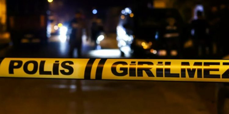 İzmir'de çıkan bıçaklı kavgada 18 yaşındaki genç öldü