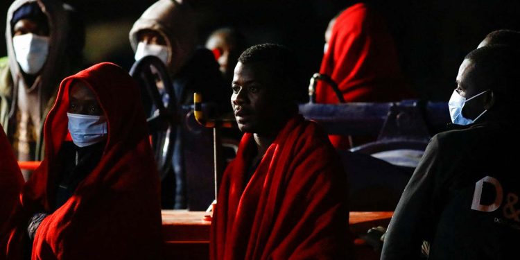 Kanarya Adaları'na göçmen 'çıkarması': Son 24 saatte 603 kişi karaya çıktı