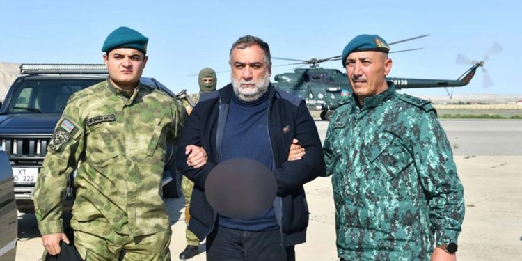 Karabağ'daki yönetimin üst düzey isimlerinden Vardanyan gözaltına alınarak Bakü'ye götürüldü