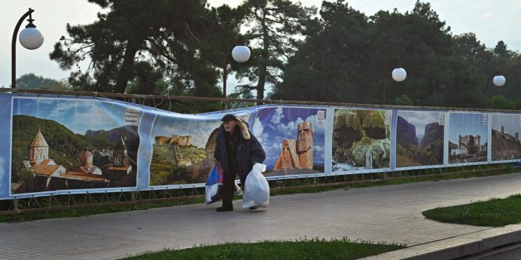 Karabağ'dan insan göçü devam ediyor: Ermenistan milyonlarca dolar ödenek ayırdı