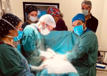 Kocaeli'de hamile olduğunu sanıyordu, karnından çıkan şoke etti: Tam 15 kilo!