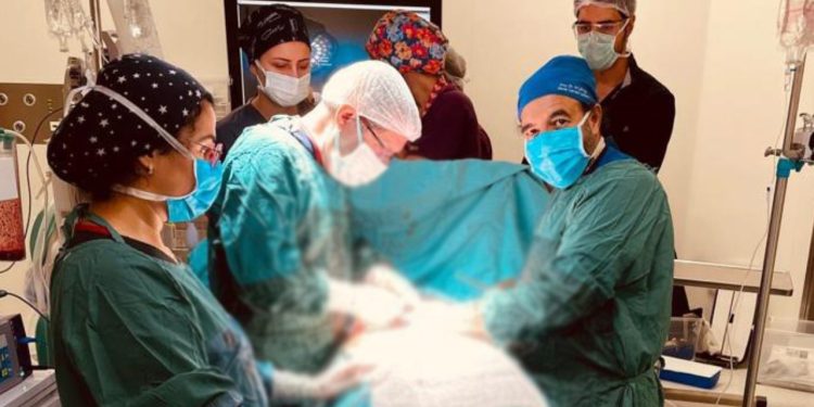 Kocaeli'de hamile olduğunu sanıyordu, karnından çıkan şoke etti: Tam 15 kilo!