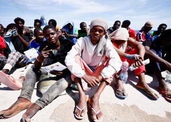 Küçük İtalyan adası Lampedusa 'krizde': 48 saatte ada nüfusundan fazla göçmen ulaştı