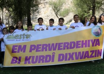 Kürtçe kursuna katılan çocuklar mezun oldu