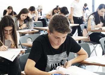 Liselerde sınıf tekrarı geri geldi; 6 dersten geçemeyen başarısız sayılacak