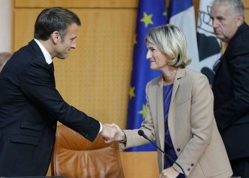 Macron'dan Korsika'ya tarihi hamle: 'Devletten kopmadan özerklik' teklifi