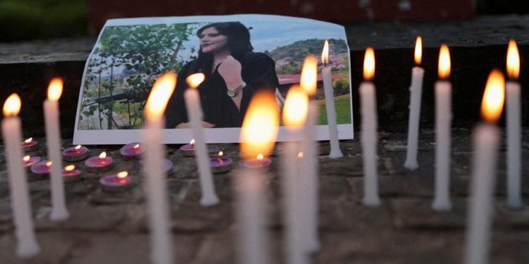 Mahsa Jina Amini'nin ölüm yıl dönümünde grev ve abluka