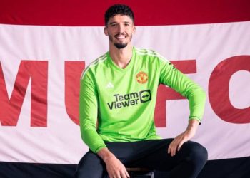 Manchester United, Altay Bayındır’ı resmen duyurdu!