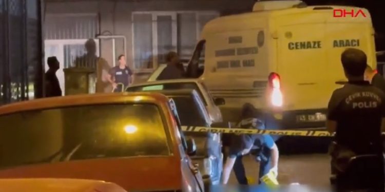 Manisa’da sokak ortasındaki tartışma kanlı bitti: 2 ölü, 1 yaralı