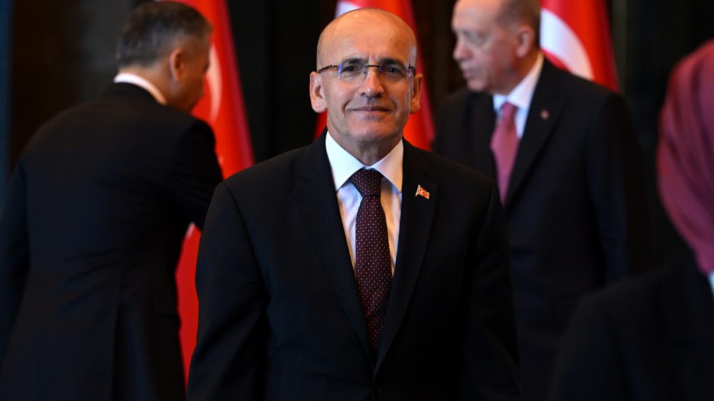 Mehmet Şimşek'le ilgili çarpıcı iddia: Meclis'e adam koymuş