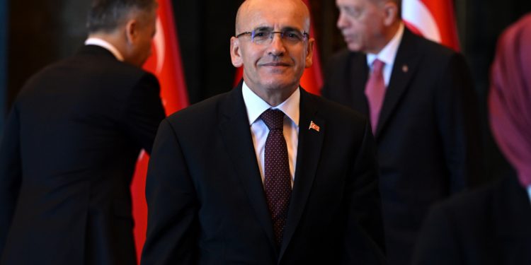 Mehmet Şimşek'le ilgili çarpıcı iddia: Meclis'e adam koymuş